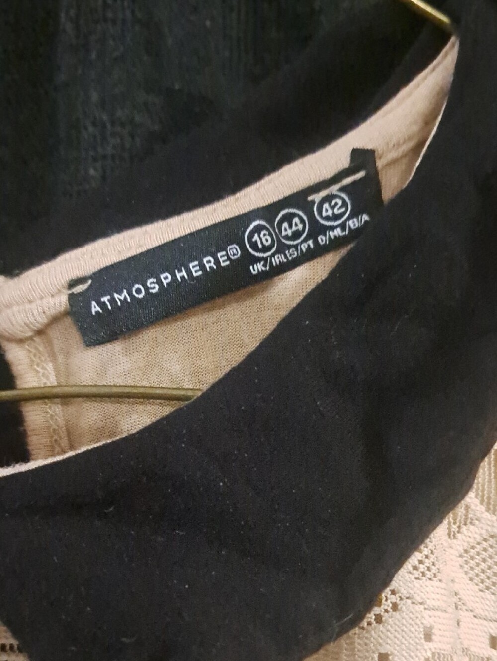 Atmosphere Cream Lace Top with Black Peter Pan Collar - Picture 2 of 8